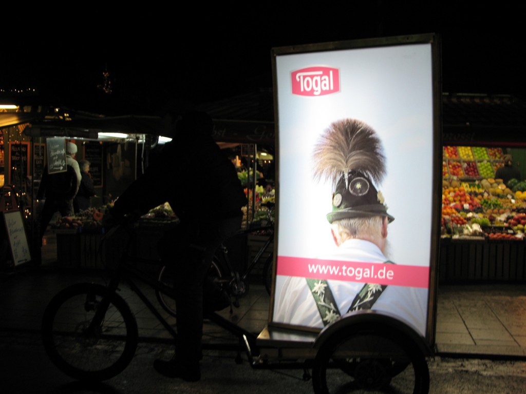 Billboard-Bike mit Togal-Werbung in München by pedalhelden.de